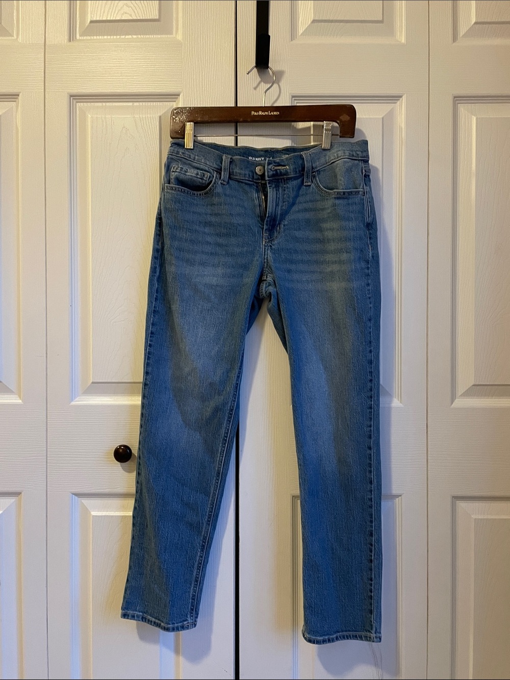 Old Navy Women’s 4 Short Straight Boyfriend Jeans in Mid Blue